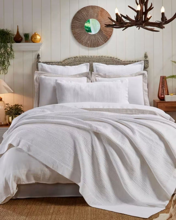 Calla Coverlet in White