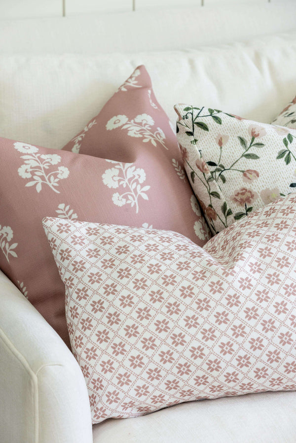 Dainty Lattice Pillow in Dusty Pink