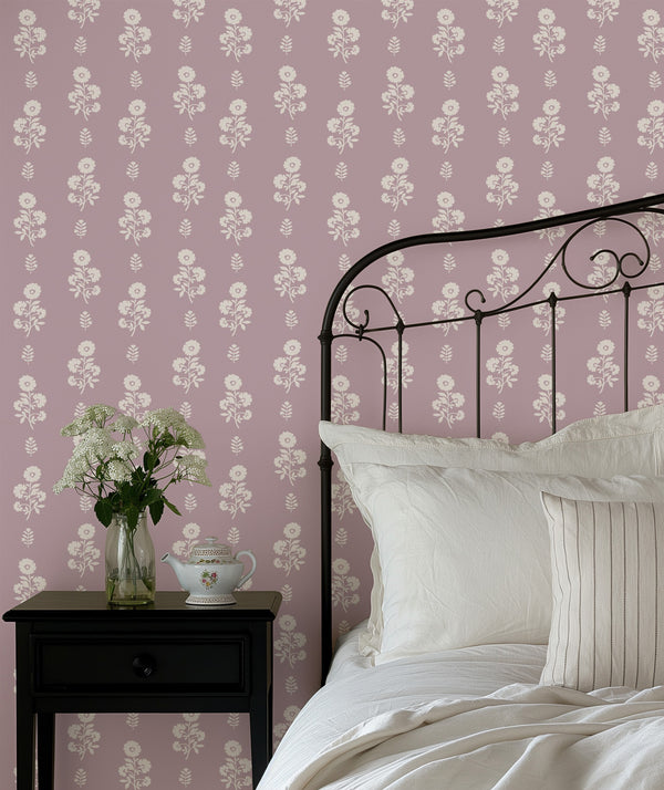 Chloe Floral Wallpaper in Lilac