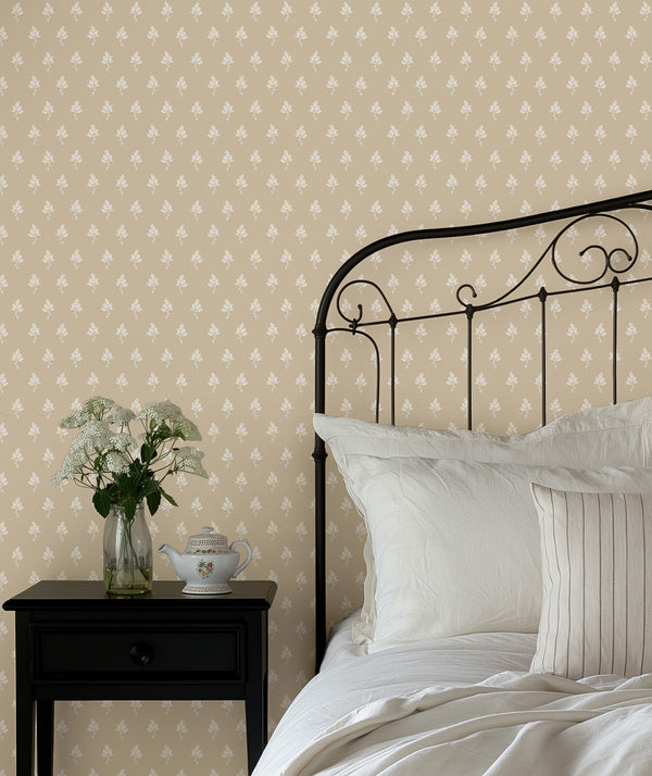 Hannah Floral Wallpaper in Natural