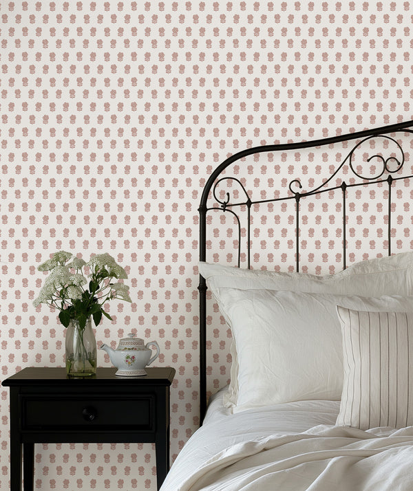 Lulu Floral Wallpaper in Dusty Pink