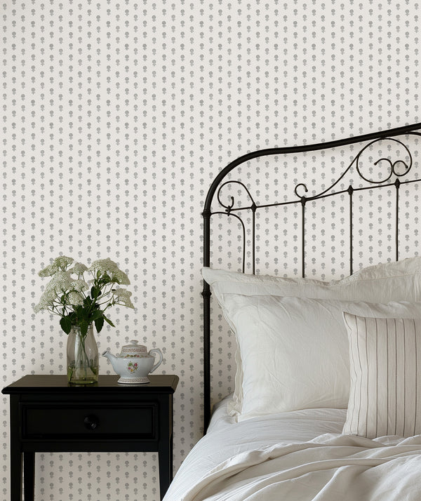 Lyla Wallpaper in Stone Grey