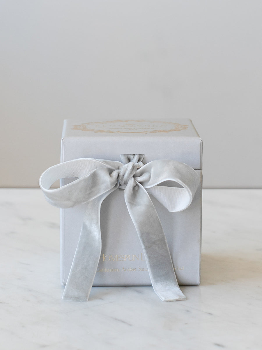 Eloquence Candle in Homespun Linen