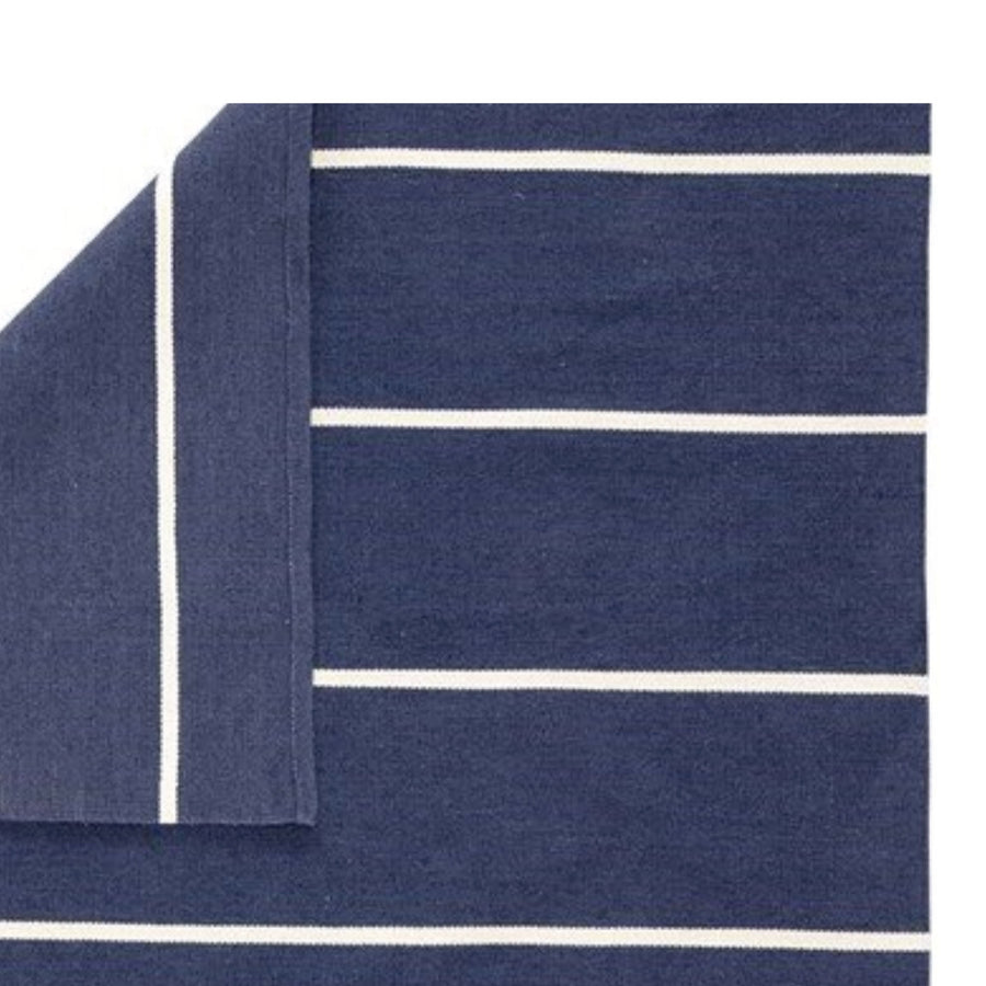 Lorelai Rug in Navy and White